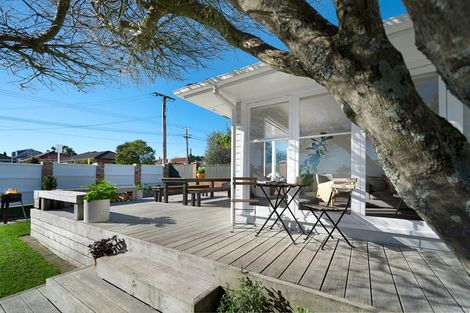 Photo of property in 1/18 Strid Road, Te Atatu South, Auckland, 0610