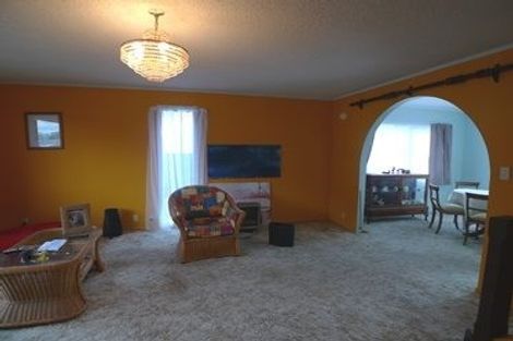 Photo of property in 5 Southern Cross Crescent, Island Bay, Wellington, 6023