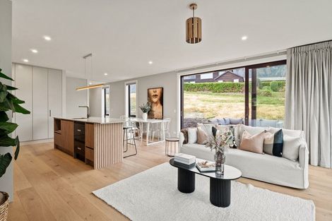 Photo of property in 13 Soudley Court, Jacks Point, Queenstown, 9371