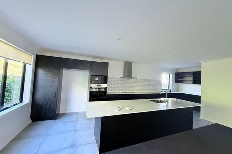 Photo of property in 122 Godfrey Drive, Orewa, 0931