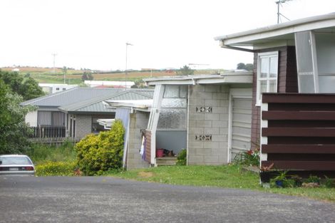 Photo of property in 9 Henry Curd Terrace, Pukekohe, 2120