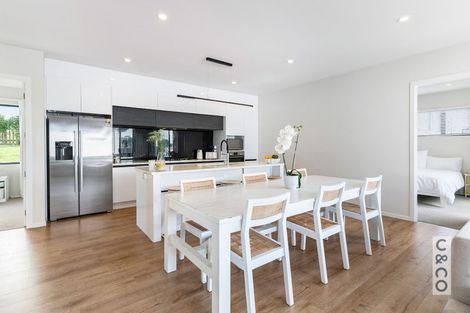 Photo of property in 5 Byron Drury Way, Riverhead, 0820