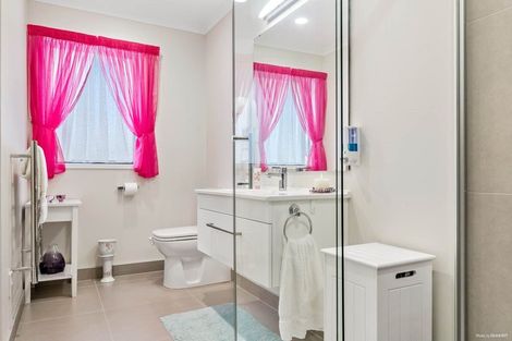 Photo of property in 23a Sandspit Road, Waiuku, 2123