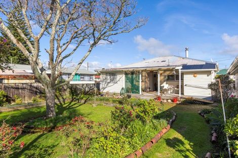 Photo of property in 120 Browne Street, Waitara, 4320