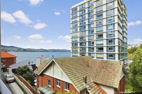 Photo of property in 10/18d Oriental Terrace, Oriental Bay, Wellington, 6011