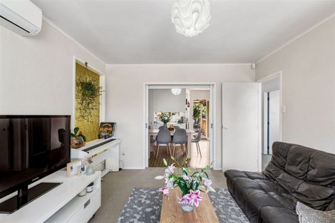 Photo of property in 58 Helena Street, Massey, Auckland, 0614