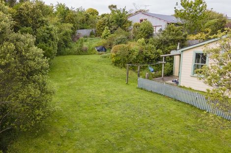 Photo of property in 190 Newlands Road, Newlands, Wellington, 6037