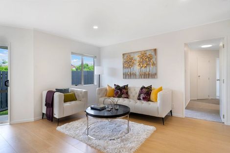 Photo of property in 5 Retreat Drive, Mangere, Auckland, 2022