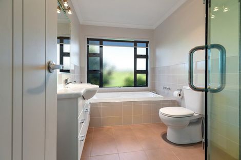 Photo of property in 4 Cotswold Place, Ohauiti, Tauranga, 3112