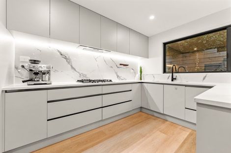 Photo of property in 152b Luckens Road, West Harbour, Auckland, 0618