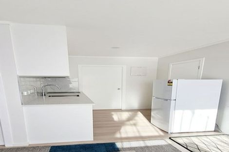 Photo of property in 90 Bond Crescent, Forrest Hill, Auckland, 0620