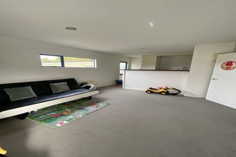 Photo of property in 1/19 Lowtherhurst Road, Massey, Auckland, 0614