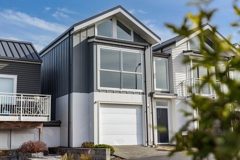 Photo of property in 3 Kopua Place, Whitby, Porirua, 5024