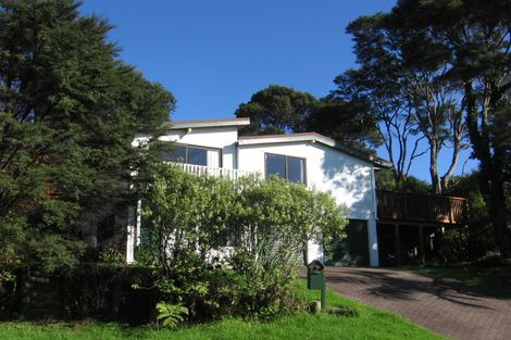 Photo of property in 5 Longfellow Parade, Glen Eden, Auckland, 0604