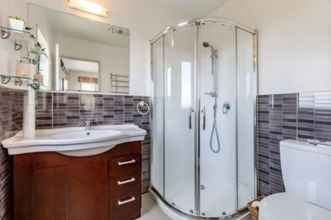 Photo of property in 6 Cityview Place, Massey, Auckland, 0614