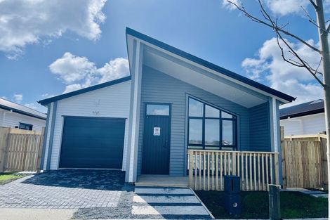 Photo of property in 27 Huringa Road, Karaka, 2113