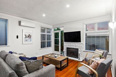 Photo of property in 1/15 Stratford Avenue, Milford, Auckland, 0620