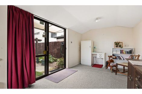 Photo of property in 4 Limburg Lane, Spreydon, Christchurch, 8024