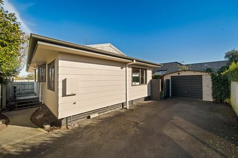 Photo of property in 2/74 Aorangi Road, Bryndwr, Christchurch, 8053