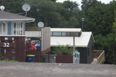 Photo of property in 2/32 Seaview Road, Glenfield, Auckland, 0629