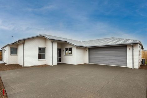 Photo of property in 11 Lussa Close, Broomfield, Christchurch, 8042