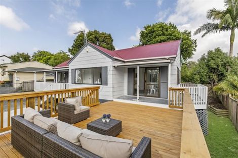 Photo of property in 65 Reynella Drive, Massey, Auckland, 0614