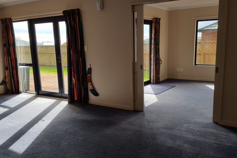 Photo of property in 27 Parnell Heights Drive, Kelvin Grove, Palmerston North, 4414