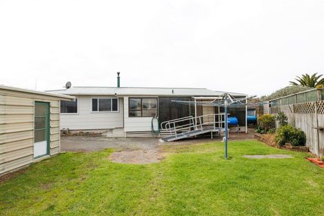 Photo of property in 20 Thomas Place, Foxton Beach, Foxton, 4815