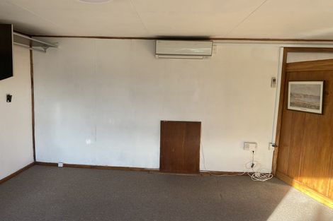 Photo of property in 21 Nikau Road, Point Howard, Lower Hutt, 5013