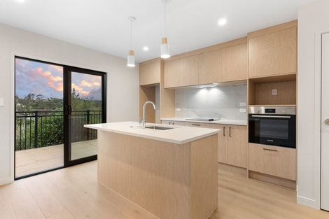 Photo of property in 15 Awhi Lane, Massey, 0614