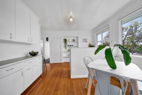 Photo of property in 184 Seaview Road, Westown, New Plymouth, 4310