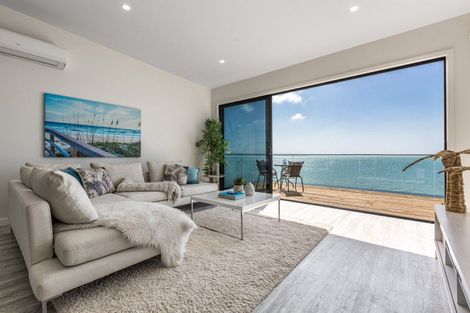 Photo of property in 8a Crispe Road, Clarks Beach, 2122