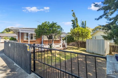 Photo of property in 1/10 May Avenue, Te Atatu South, Auckland, 0610