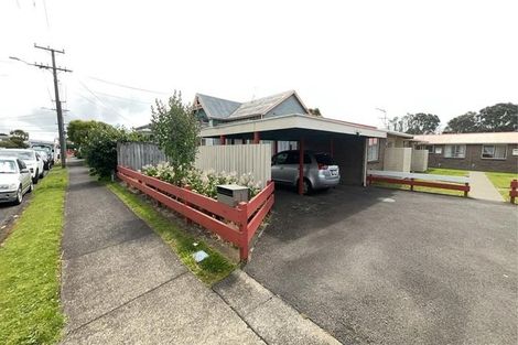 Photo of property in 82 Hine Street, New Plymouth, 4310