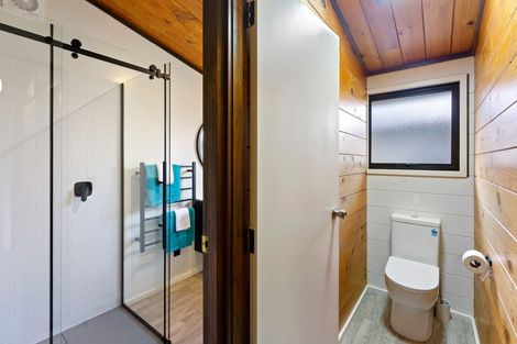 Photo of property in 21 Awanui Drive, Waikanae, 5036