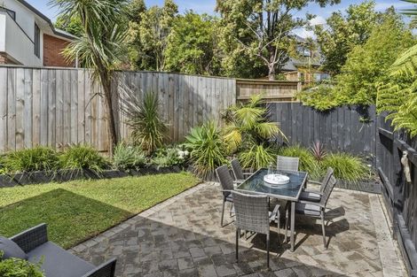 Photo of property in 2/20 Flavia Close, Torbay, Auckland, 0630