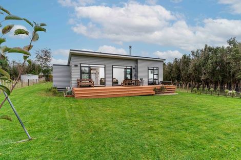 Photo of property in 21 Flyger Street, Kimbolton, 4774