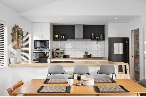 Photo of property in 12 Leicester Street, Jacks Point, 9371