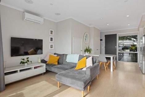 Photo of property in 10 Touhou Road, Hobsonville, Auckland, 0616