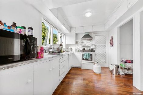 Photo of property in 12 Mason Street, New Lynn, Auckland, 0600