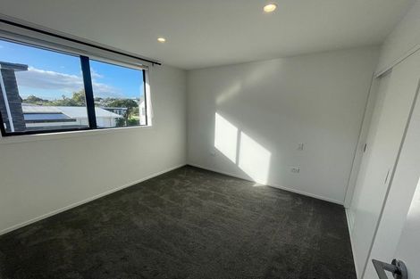 Photo of property in 7/83 Vodanovich Road, Te Atatu South, Auckland, 0610