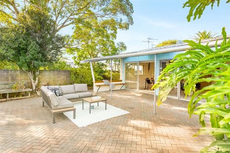 Photo of property in 28 Dawnhaven Drive, Te Atatu Peninsula, Auckland, 0610