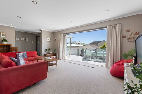Photo of property in 19a Beach Street, Fitzroy, New Plymouth, 4312
