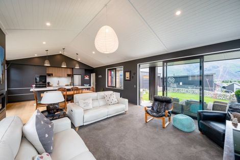 Photo of property in 42b Farrant Drive, Wanaka, 9305