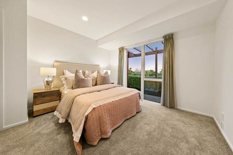 Photo of property in 18 Burgundy Park Avenue, Henderson, Auckland, 0612