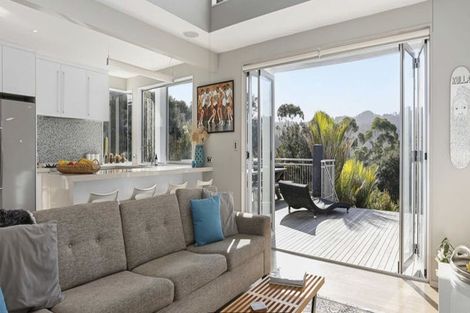 Photo of property in 4 Helios Place, Titirangi, Auckland, 0604