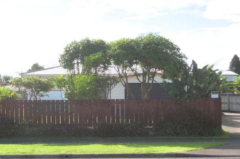 Photo of property in 11 Gloria Avenue, Te Atatu Peninsula, Auckland, 0610