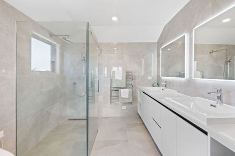 Photo of property in 216 Whitford Road, Shamrock Park, Auckland, 2016