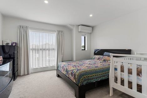 Photo of property in 2/55 Great South Road, Papakura, 2110
