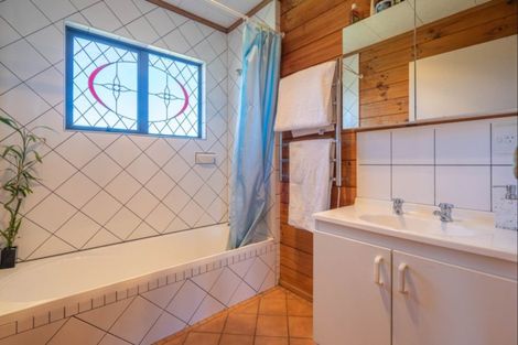 Photo of property in 338 Ngarara Road, Waikanae, 5391